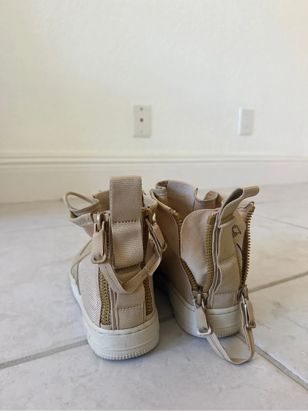 Nike us tan
